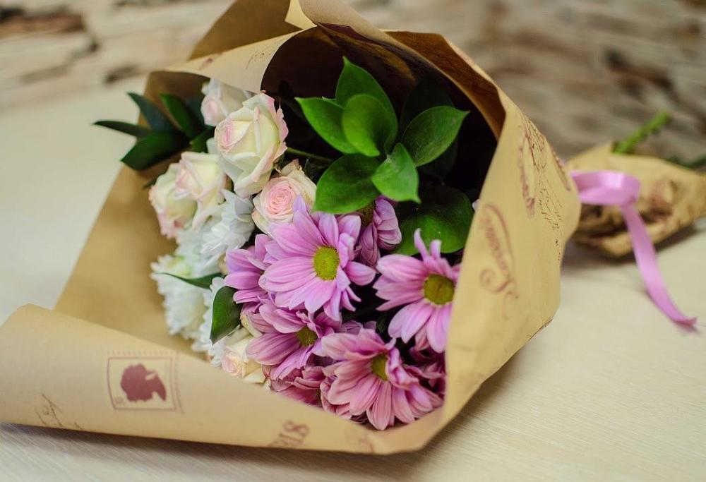 Букет цветов из: Розы и Хризантемы в Соль-Илецке