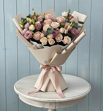 Букет цветов из:  Розы и Лизиантусы в Соль-Илецке