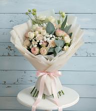 Букет цветов из:  Розы и Лизиантусы в Соль-Илецке