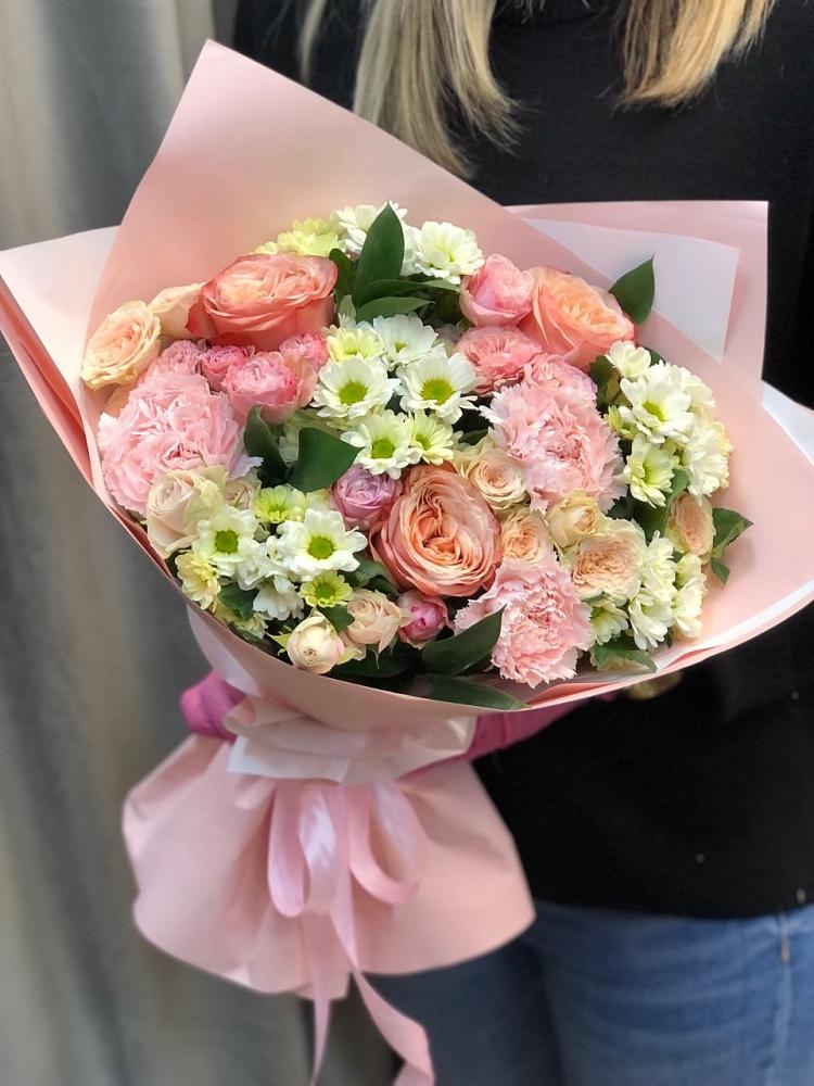 Букет цветов из: Гвоздики, Розы и Хризантемы в Соль-Илецке