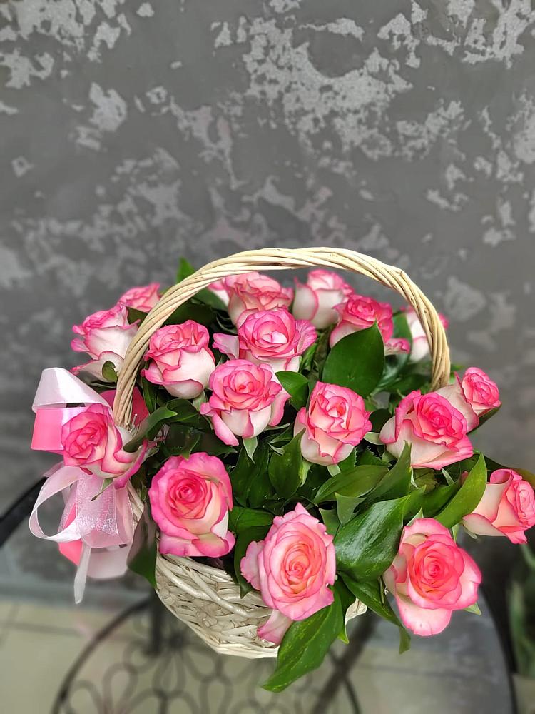 Цветочная композиция из Розы в корзине в Соль-Илецке