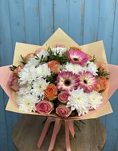 Букет цветов из:  Розы, Герберы и Хризантемы в Соль-Илецке
