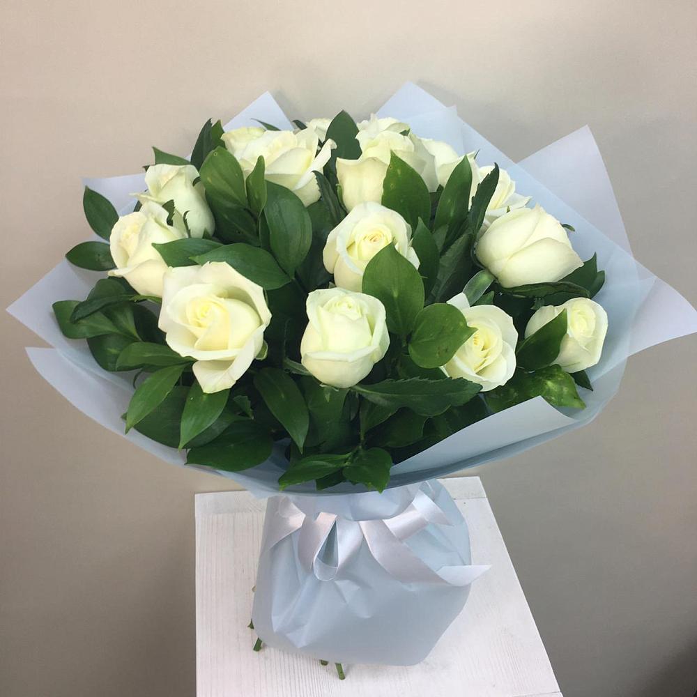 Букет 15 Белых роз Проуд в Соль-Илецке