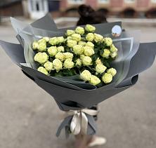 Букет Белые кустовые розы Солинеро в Соль-Илецке