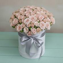 Цветочная композиция из Розы в шляпной коробке в Соль-Илецке