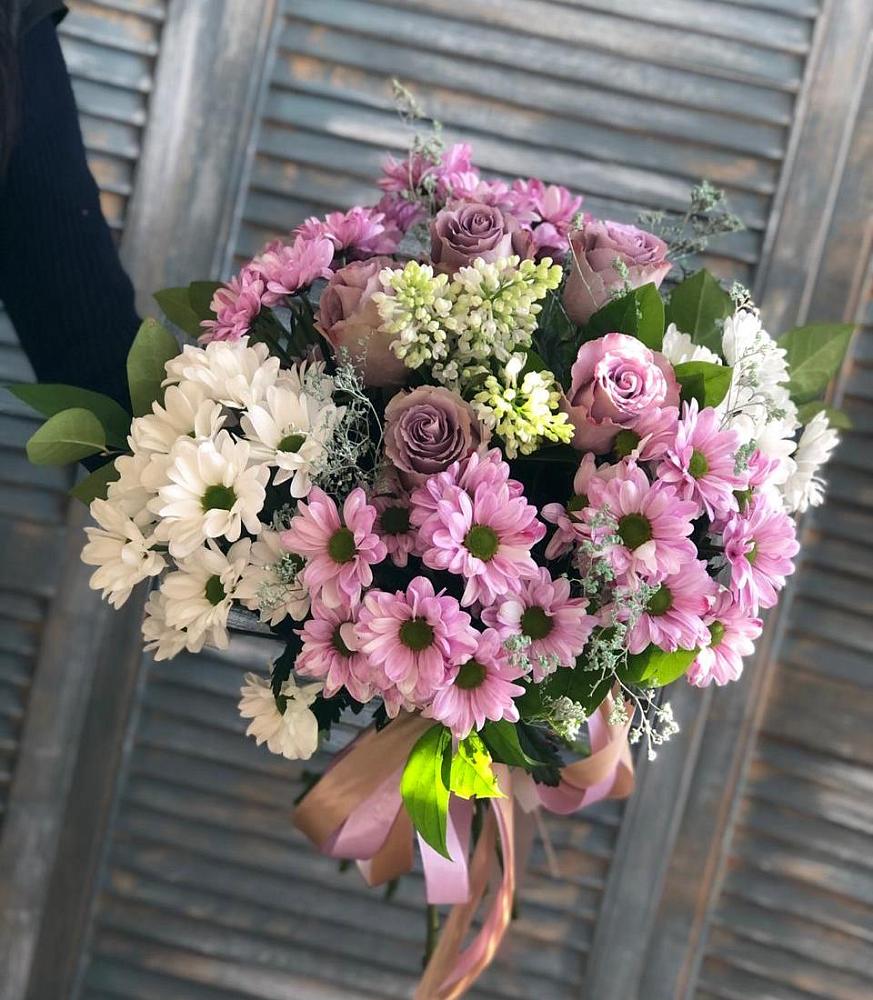 Букет цветов из: Хризантемы и Розы в Соль-Илецке