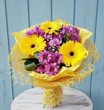 Букет цветов из:  Хризантемы и Герберы в Соль-Илецке