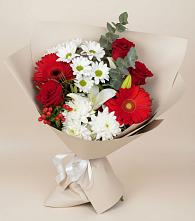 Букет цветов из:  Розы, Хризантемы, Герберы и Лилии в Соль-Илецке