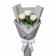 Букет 3 белые розы в Соль-Илецке Букет 3 белые розы в Соль-Илецке