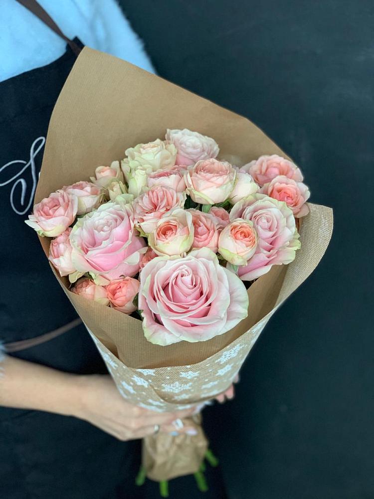 Букет цветов из: Хризантемы и Розы в Соль-Илецке