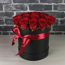 Цветочная композиция из Розы в шляпной коробке в Соль-Илецке