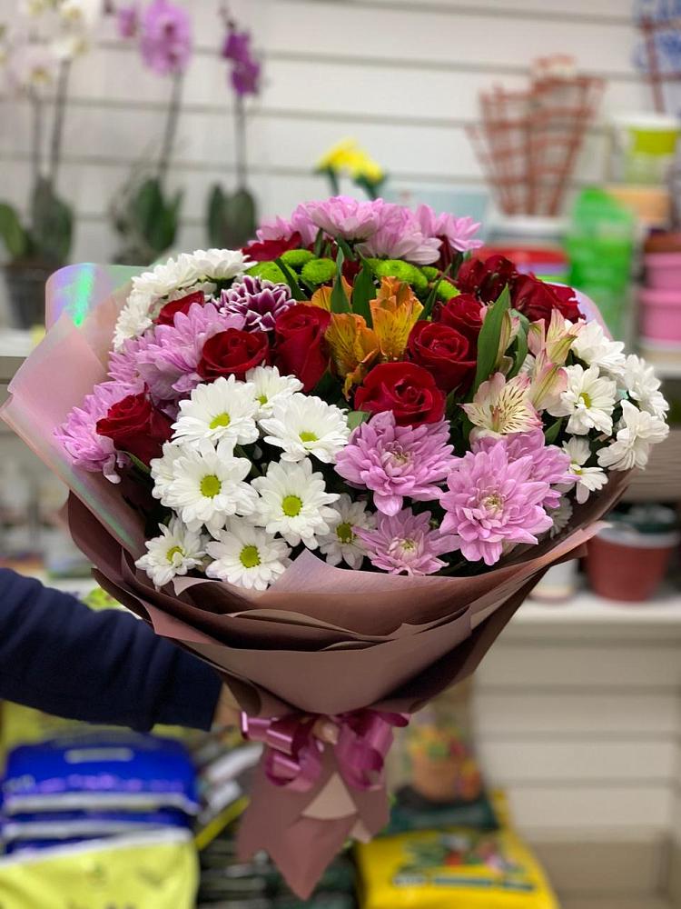 Букет цветов из: Розы, Хризантемы и Альстромерии в Соль-Илецке