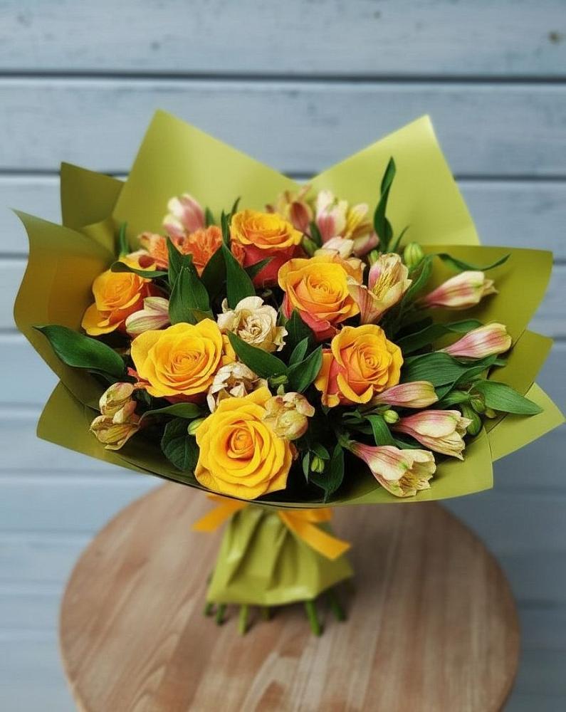 Букет цветов из: Альстромерии и Розы в Соль-Илецке