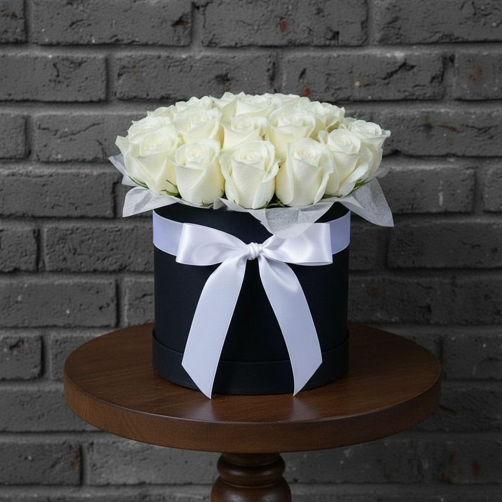 Композиция воздушная нежность в Соль-Илецке Цветочная композиция из Розы в шляпной коробке в Соль-Илецке