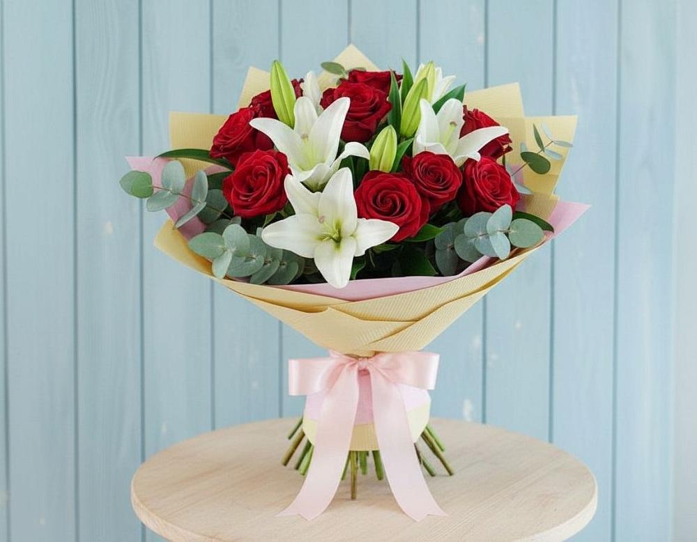 Букет Элегантная гармония в Соль-Илецке Букет цветов из: Лилии и Розы в Соль-Илецке